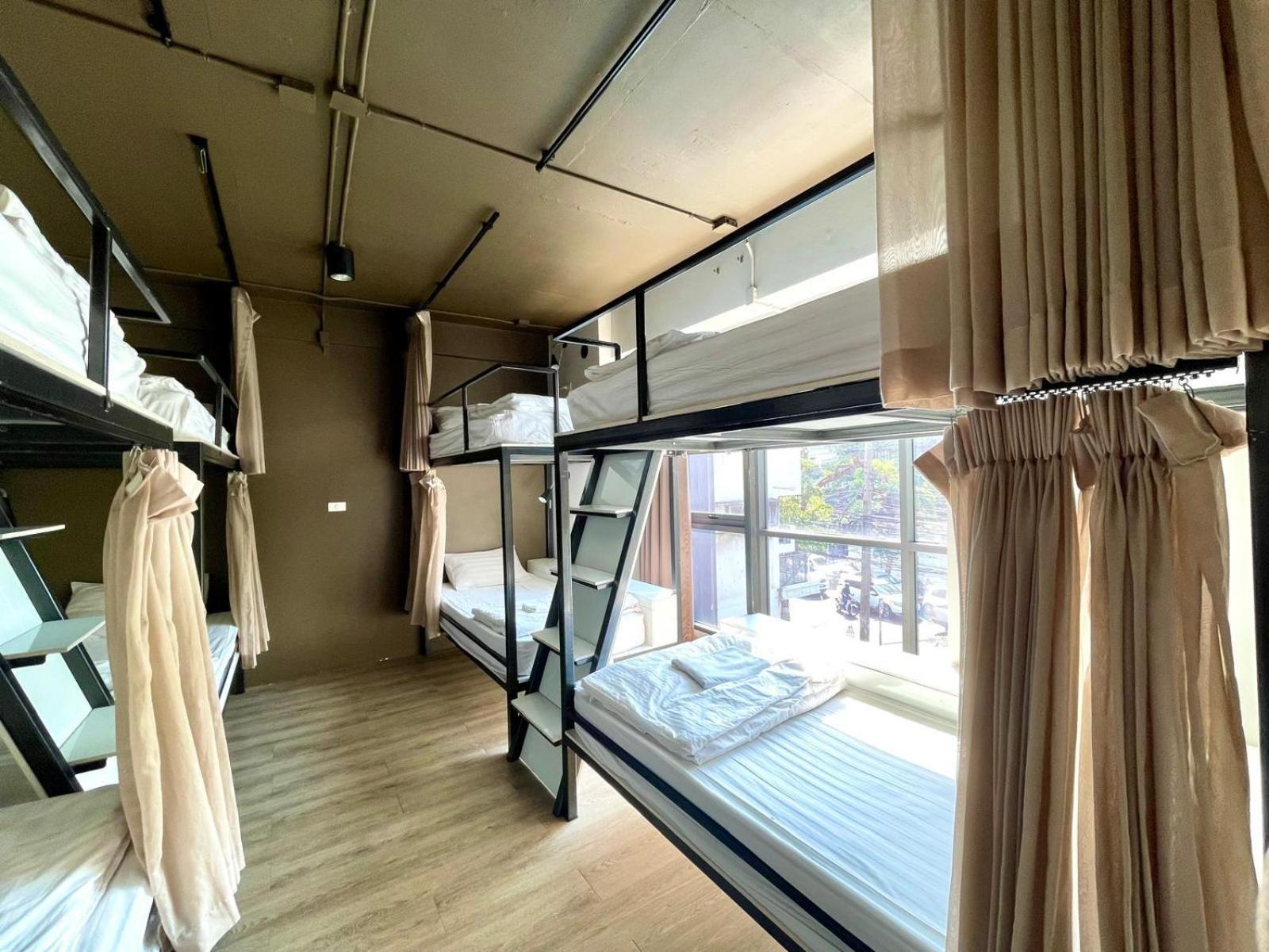 Collection O The Spades Hostel Bangkok Exterior photo