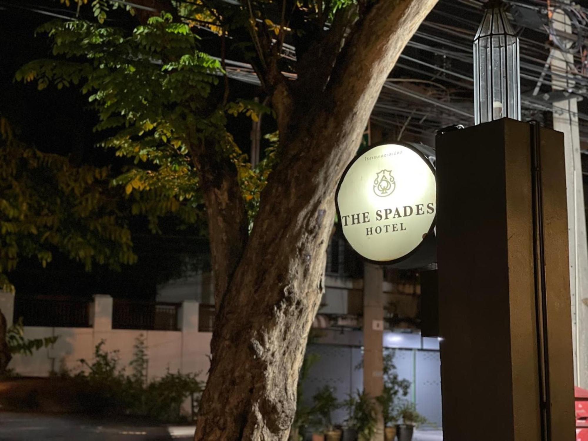 Collection O The Spades Hostel Bangkok Exterior photo