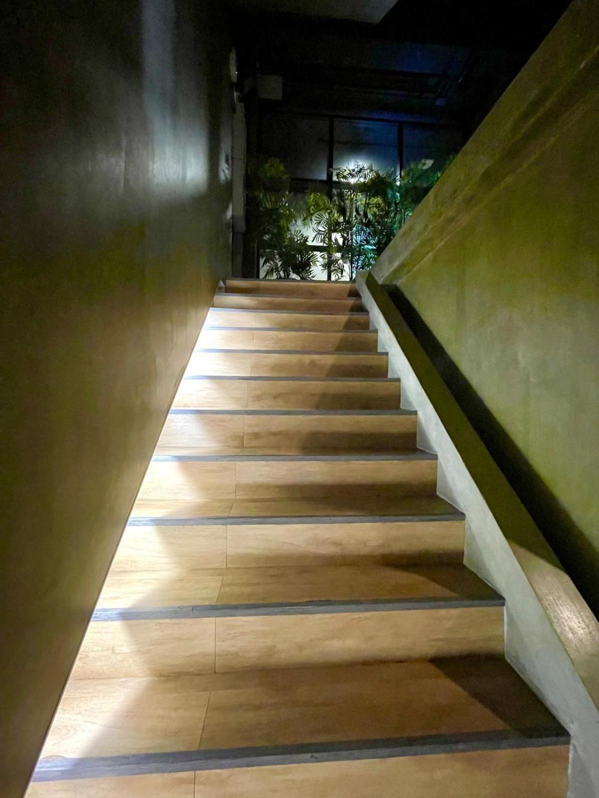 Collection O The Spades Hostel Bangkok Exterior photo