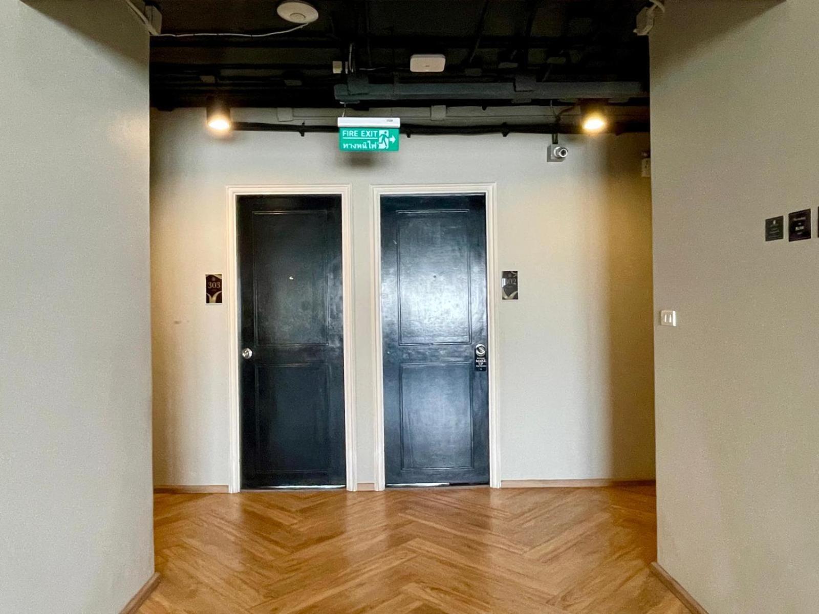 Collection O The Spades Hostel Bangkok Exterior photo
