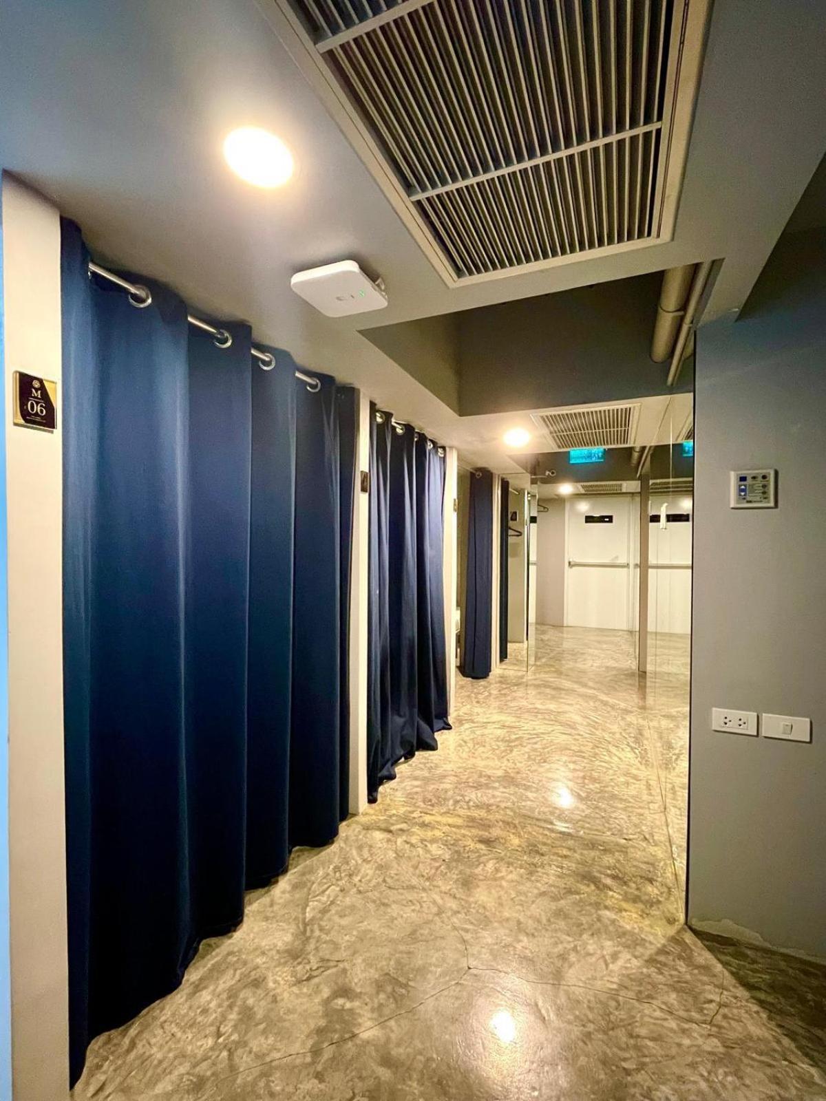Collection O The Spades Hostel Bangkok Exterior photo