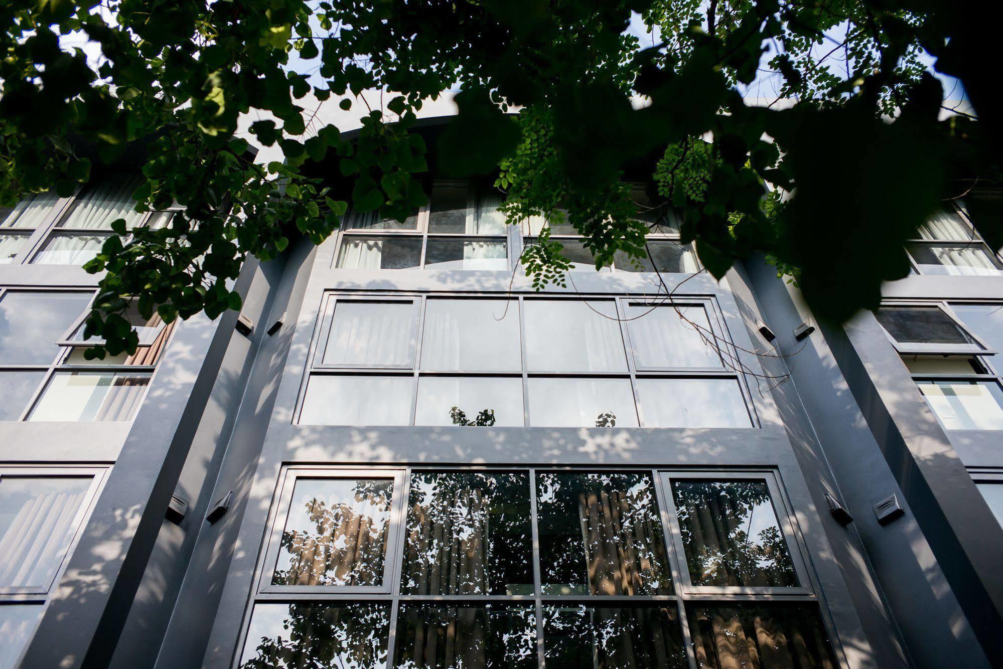 Collection O The Spades Hostel Bangkok Exterior photo