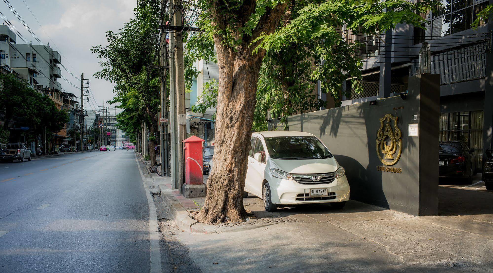 Collection O The Spades Hostel Bangkok Exterior photo