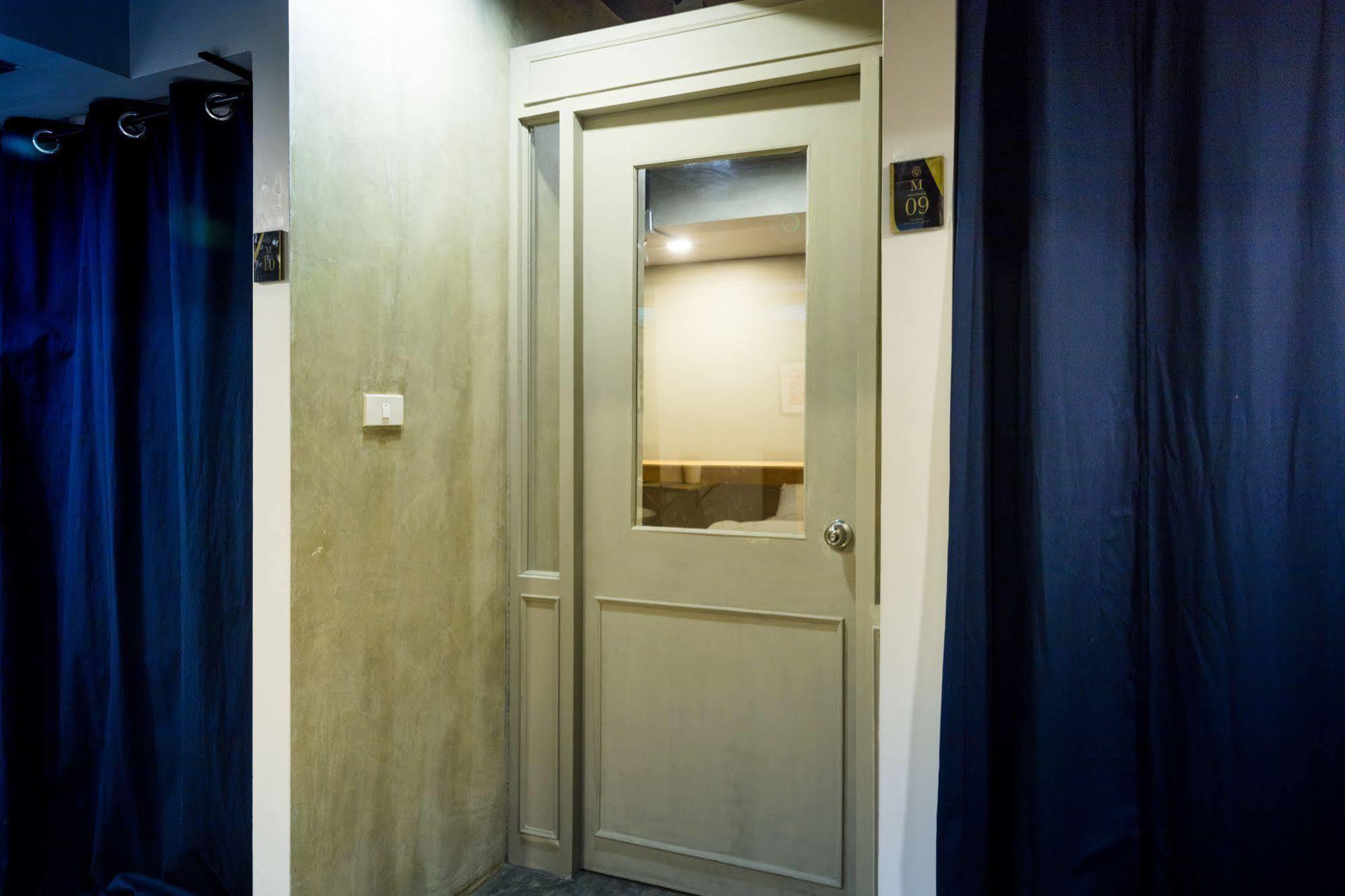 Collection O The Spades Hostel Bangkok Exterior photo